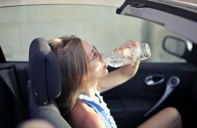 Οι επιστήμονες ανακάλυψαν ότι οι άνθρωποι γερνούν αισθητά σε 2 φάσεις
