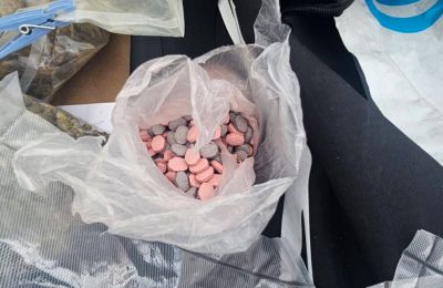 Στηρίζουν την οικογένεια του 17χρονου που ξεψύχησε σε αυλή σχολείου