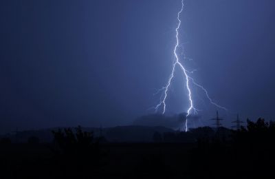 Τρομακτικό ατύχημα σε αγώνα με ταχύπλοα - Σκάφος εκτοξεύτηκε στον αέρα