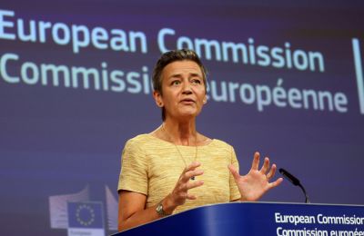 Η Επίτροπος της ΕΕ για θέματα αγορών κατέστησε τους δύο κολοσσούς κορυφαίους στόχους