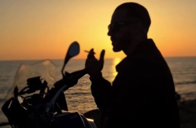 Ο Αλέξανδρος Μαρτίδης μίλησε με δάκρυα στα μάτια για τη συγκινητική αντίδραση της κόρης του, ενώ δεν δίστασε να αποκαλύψει εξελίξεις από τη «Γη της Ελιάς»