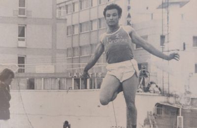 Ανόρθωση: Πιάνει δουλειά ο Απόστολος, βοηθός του ο Χάρης Ιωάννου! 