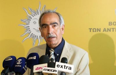 «Περνούν ζωή χαρισάμενη στον λόφο του Προεδρικού και δεν έχουν ιδέα τι αντιμετωπίζουν οι εργαζόμενοι της Κύπρου», σημείωσε ο Γιώργος Κουκουμάς του ΑΚΕΛ