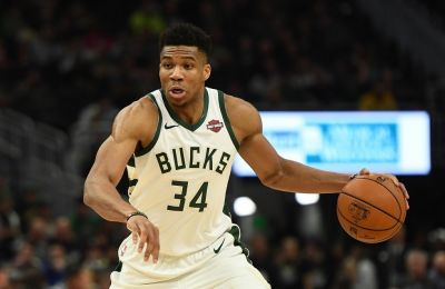 Στα playoffs του NBA οι Χιτ, με «τριαντάρη» Χέρο