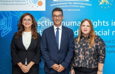 «Πού μπορώ να δειπνήσω με τους φίλους μου απόψε;»