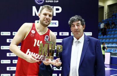 Βεζένκοφ: «Αν παίξουμε όπως στο δεύτερο, θα έχουμε πρόβλημα»