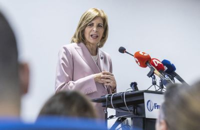 Οι επιστήμονες ανακάλυψαν ότι οι άνθρωποι γερνούν αισθητά σε 2 φάσεις