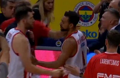 Αποθέωση στους παίκτες του ΠΑΟΚ παρά την απώλεια της κούπας!