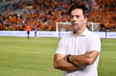 Ελ Αραμπί: Κάποιοι με ραβδιά, άλλοι με... πιστόλια