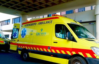 Στηρίζουν την οικογένεια του 17χρονου που ξεψύχησε σε αυλή σχολείου