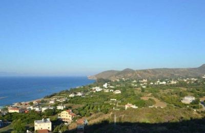 Στηρίζουν την οικογένεια του 17χρονου που ξεψύχησε σε αυλή σχολείου