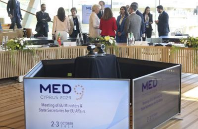Πάει κατεχόμενα ο Ερντογάν για την μαντήλα 