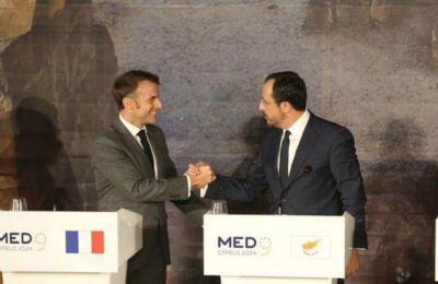 «Περνούν ζωή χαρισάμενη στον λόφο του Προεδρικού και δεν έχουν ιδέα τι αντιμετωπίζουν οι εργαζόμενοι της Κύπρου», σημείωσε ο Γιώργος Κουκουμάς του ΑΚΕΛ