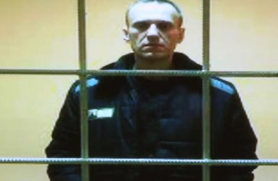 Η Ουάσιγκτον και το Πεκίνο ανταλλάσσουν χτυπήματα με δασμούς