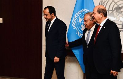 «Περνούν ζωή χαρισάμενη στον λόφο του Προεδρικού και δεν έχουν ιδέα τι αντιμετωπίζουν οι εργαζόμενοι της Κύπρου», σημείωσε ο Γιώργος Κουκουμάς του ΑΚΕΛ