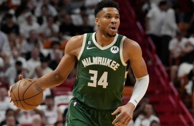 Στα playoffs του NBA οι Χιτ, με «τριαντάρη» Χέρο