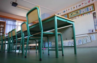 Στηρίζουν την οικογένεια του 17χρονου που ξεψύχησε σε αυλή σχολείου