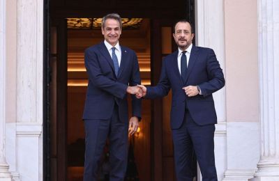 «Περνούν ζωή χαρισάμενη στον λόφο του Προεδρικού και δεν έχουν ιδέα τι αντιμετωπίζουν οι εργαζόμενοι της Κύπρου», σημείωσε ο Γιώργος Κουκουμάς του ΑΚΕΛ
