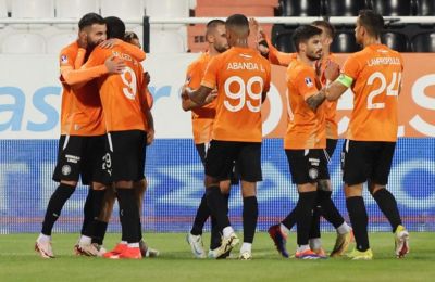 ΑΕΚ-Ολυμπιακός: Κιτρινόμαυρος σεφτές ή ερυθρόλευκο σερί;