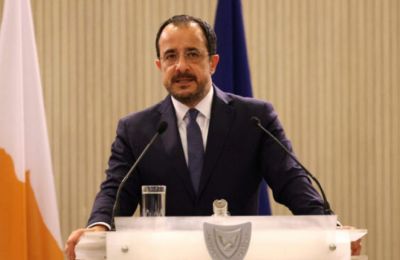 «Περνούν ζωή χαρισάμενη στον λόφο του Προεδρικού και δεν έχουν ιδέα τι αντιμετωπίζουν οι εργαζόμενοι της Κύπρου», σημείωσε ο Γιώργος Κουκουμάς του ΑΚΕΛ