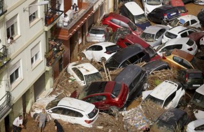 Στηρίζουν την οικογένεια του 17χρονου που ξεψύχησε σε αυλή σχολείου