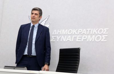 «Περνούν ζωή χαρισάμενη στον λόφο του Προεδρικού και δεν έχουν ιδέα τι αντιμετωπίζουν οι εργαζόμενοι της Κύπρου», σημείωσε ο Γιώργος Κουκουμάς του ΑΚΕΛ