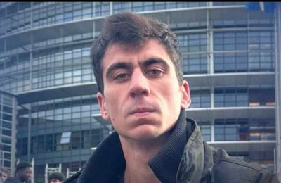 Ο Αλέξανδρος Μαρτίδης μίλησε με δάκρυα στα μάτια για τη συγκινητική αντίδραση της κόρης του, ενώ δεν δίστασε να αποκαλύψει εξελίξεις από τη «Γη της Ελιάς»