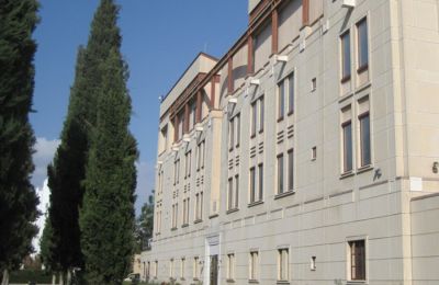 Στηρίζουν την οικογένεια του 17χρονου που ξεψύχησε σε αυλή σχολείου