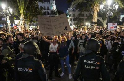 Η Ουάσιγκτον και το Πεκίνο ανταλλάσσουν χτυπήματα με δασμούς