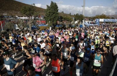 Η Ουάσιγκτον και το Πεκίνο ανταλλάσσουν χτυπήματα με δασμούς
