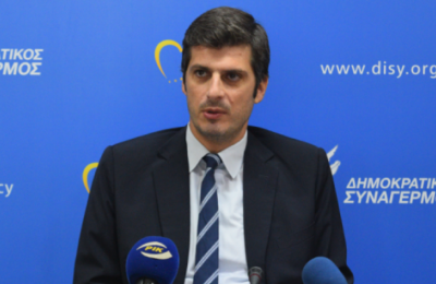 «Περνούν ζωή χαρισάμενη στον λόφο του Προεδρικού και δεν έχουν ιδέα τι αντιμετωπίζουν οι εργαζόμενοι της Κύπρου», σημείωσε ο Γιώργος Κουκουμάς του ΑΚΕΛ