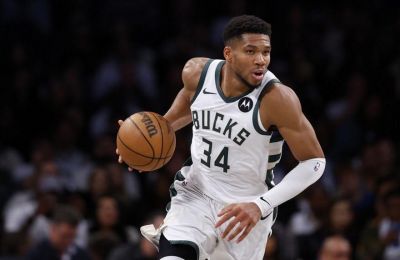 Στα playoffs του NBA οι Χιτ, με «τριαντάρη» Χέρο