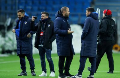 Ελ Αραμπί: Κάποιοι με ραβδιά, άλλοι με... πιστόλια