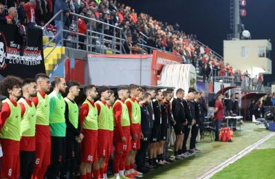 Νέα Σαλαμίνα: Ενδεκάδα με Βίκτωρος και Κατσιάρη