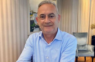 «Περνούν ζωή χαρισάμενη στον λόφο του Προεδρικού και δεν έχουν ιδέα τι αντιμετωπίζουν οι εργαζόμενοι της Κύπρου», σημείωσε ο Γιώργος Κουκουμάς του ΑΚΕΛ