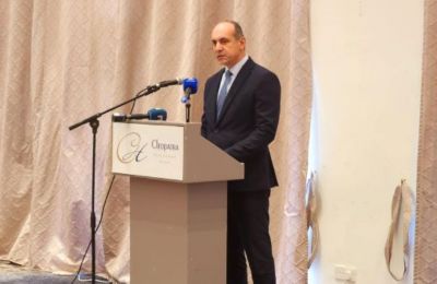 «Περνούν ζωή χαρισάμενη στον λόφο του Προεδρικού και δεν έχουν ιδέα τι αντιμετωπίζουν οι εργαζόμενοι της Κύπρου», σημείωσε ο Γιώργος Κουκουμάς του ΑΚΕΛ