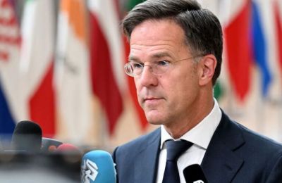 Μόλις το 22% δηλώνει ότι συμφωνεί εντελώς με τον τρόπο διακυβέρνησής του, ενώ διπλάσιοι Αμερικανοί (45%) εκφράζουν αποδοκιμασία