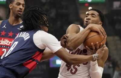 Στα playoffs του NBA οι Χιτ, με «τριαντάρη» Χέρο