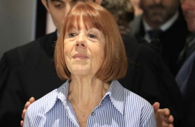 Μόλις το 22% δηλώνει ότι συμφωνεί εντελώς με τον τρόπο διακυβέρνησής του, ενώ διπλάσιοι Αμερικανοί (45%) εκφράζουν αποδοκιμασία
