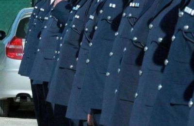 Στηρίζουν την οικογένεια του 17χρονου που ξεψύχησε σε αυλή σχολείου