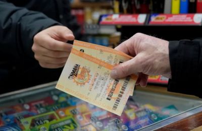 Η Ουάσιγκτον και το Πεκίνο ανταλλάσσουν χτυπήματα με δασμούς