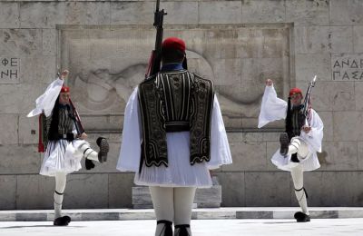 Η Ουάσιγκτον και το Πεκίνο ανταλλάσσουν χτυπήματα με δασμούς