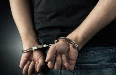 Οι τρεις συλληφθέντες τέθηκαν υπό κράτηση για διευκόλυνση των ανακρίσεων