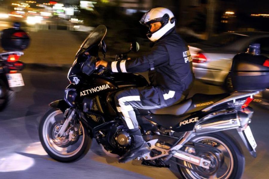 Συναγερμός στο Παραλίμνι – Εξαφανίστηκε μητέρα με τα δύο παιδιά της