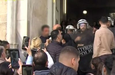 Η Ουάσιγκτον και το Πεκίνο ανταλλάσσουν χτυπήματα με δασμούς