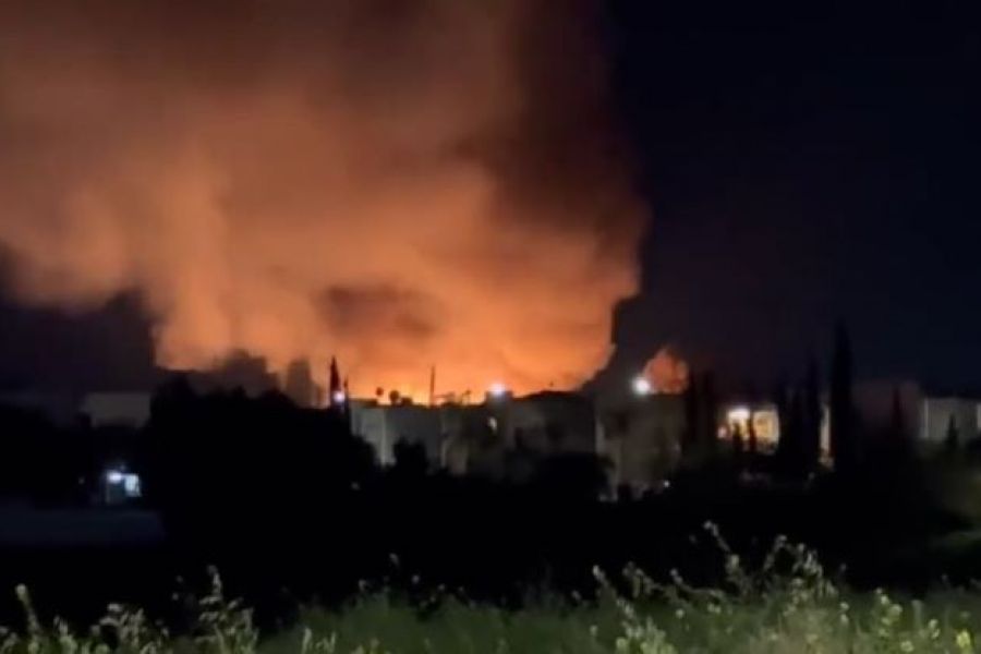 Υπό έλεγχο η πυρκαγιά στον Στρόβολο-Στο νοσοκομείο οι ένοικοι (ΒΙΝΤΕΟ)