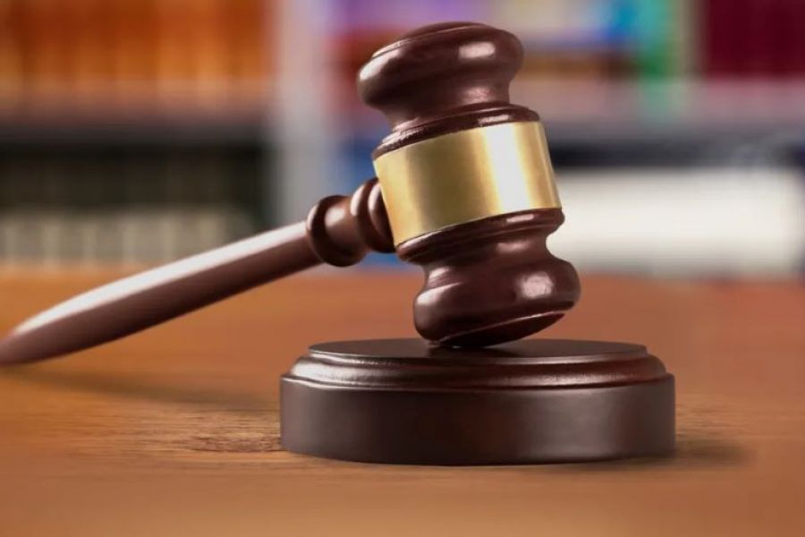 Φυλάκιση 32χρονου για κατοχή πιστολιού, πυρομαχικών και κάνναβη