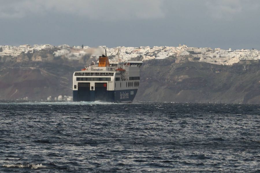 Σαντορίνη-Πάνω από 9.000 άνθρωποι έχουν αναχωρήσει τις τελευταίες ώρες