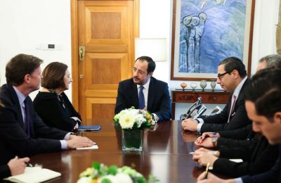 Πάει κατεχόμενα ο Ερντογάν για την μαντήλα 