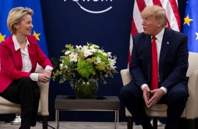 Μόλις το 22% δηλώνει ότι συμφωνεί εντελώς με τον τρόπο διακυβέρνησής του, ενώ διπλάσιοι Αμερικανοί (45%) εκφράζουν αποδοκιμασία
